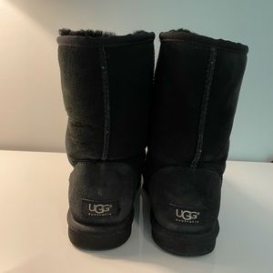 Black classic Ugh Boots - Size 6